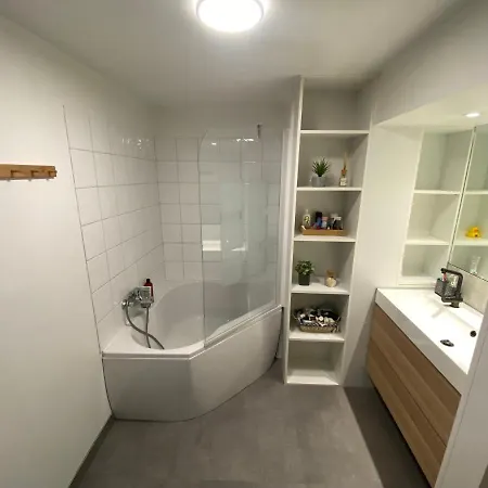 Spacious With Sea View Appartement