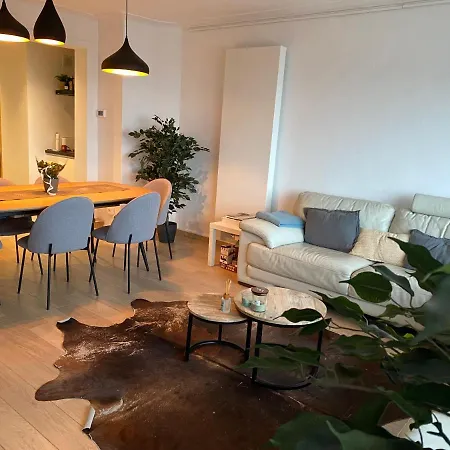 Spacious With Sea View Apartment *