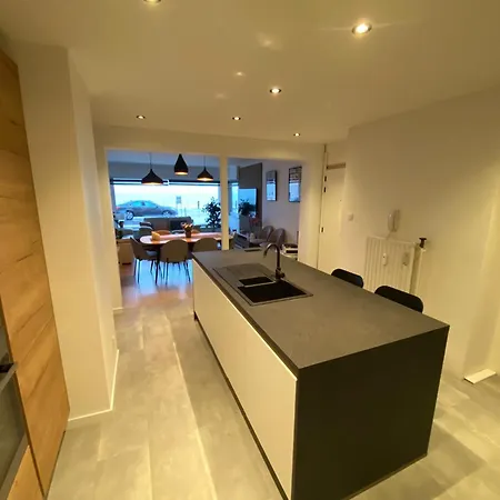 Apartment Spacious With Sea View